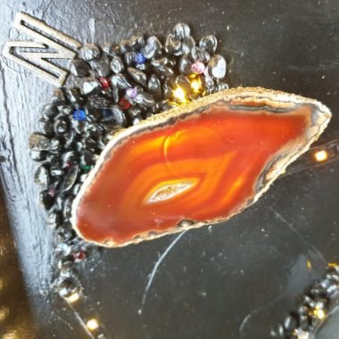 590